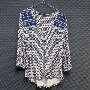 Sanctuary Navy and White Printed V-Neck Top with Embroidered Shoulders